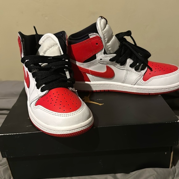 Kids sneakers - Picture 1 of 4
